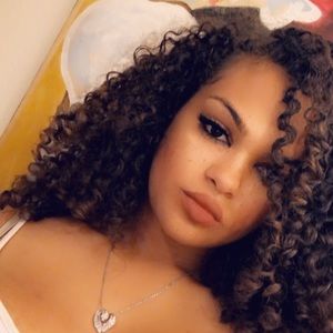 Meet your Posher, Karrena